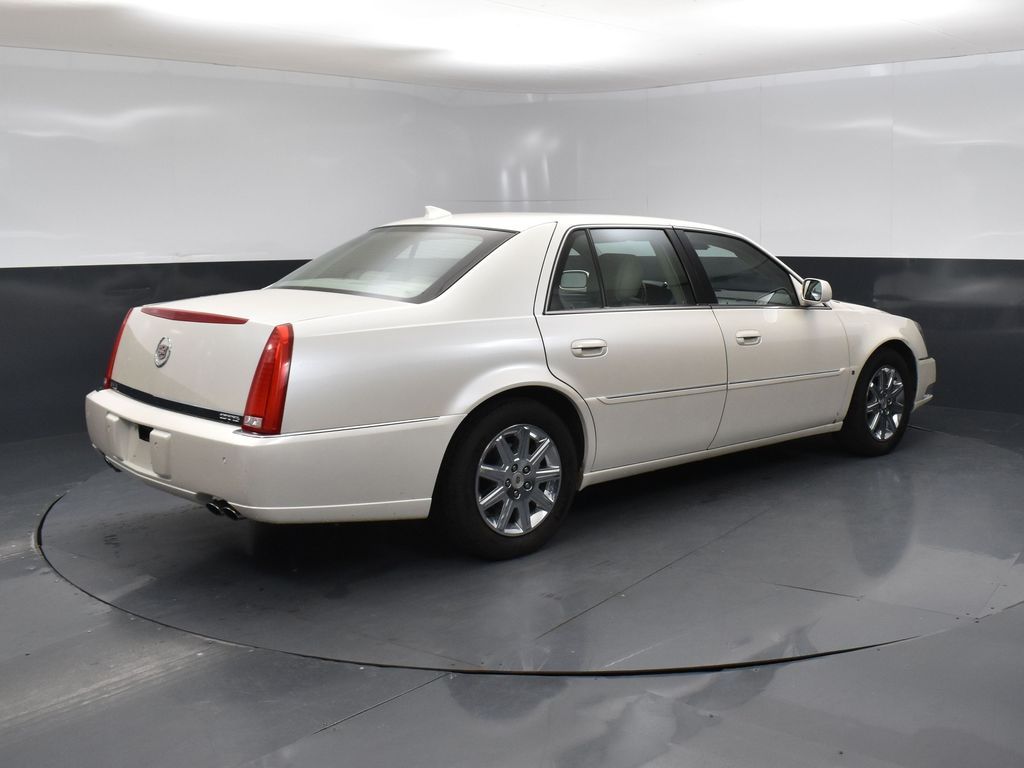 Used 2009 Cadillac DTS 1SD with VIN 1G6KD57YX9U124789 for sale in McPherson, KS