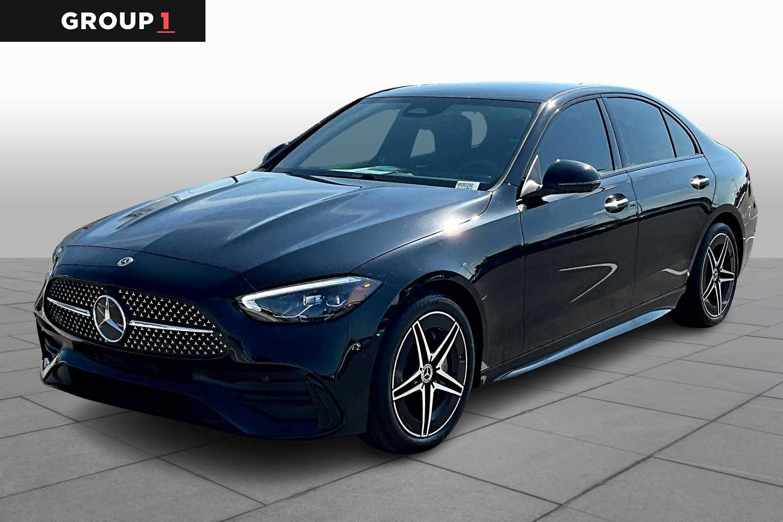 2025 Mercedes-Benz C-Class Sedan C 300's photo