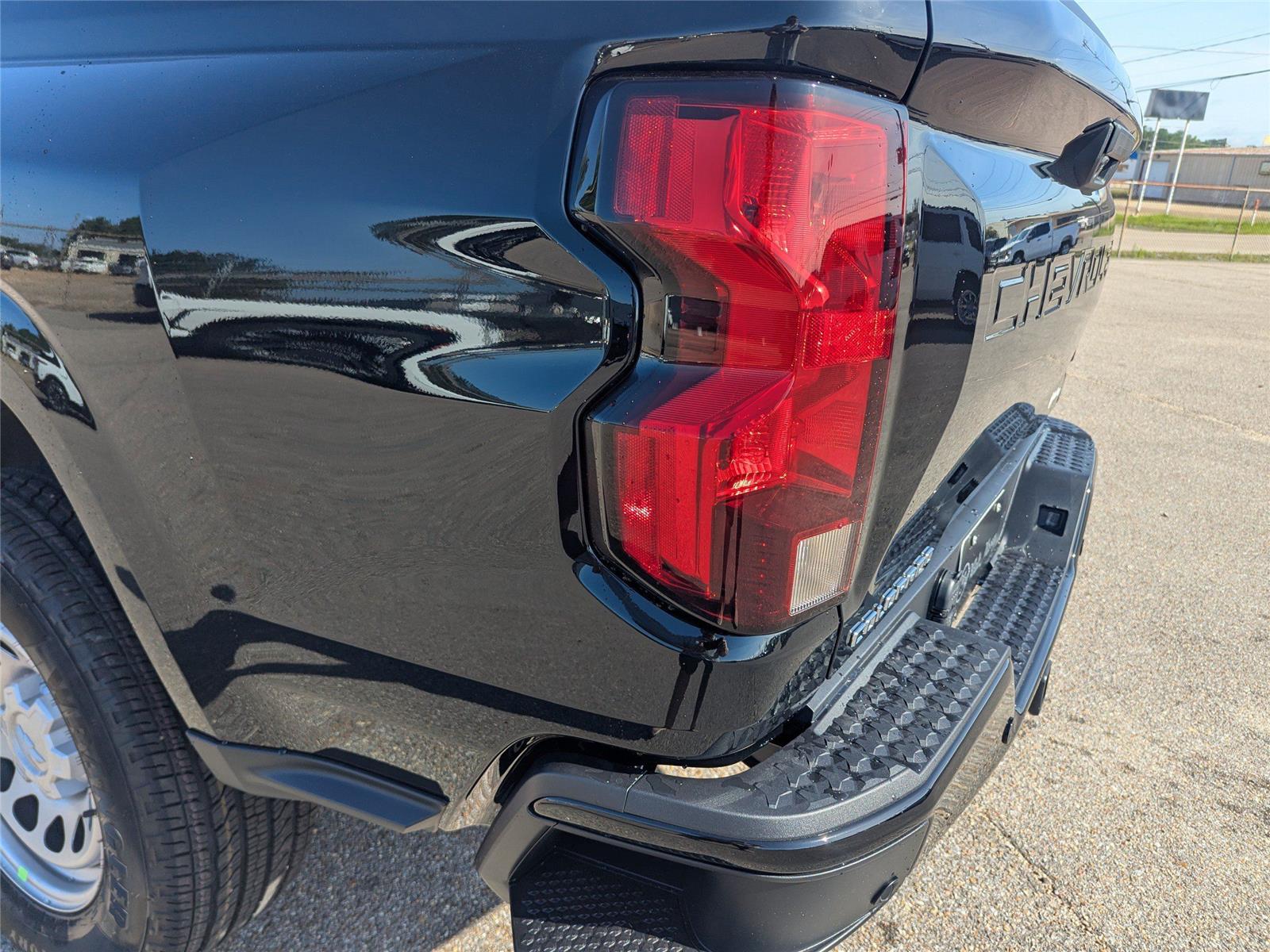 2025 Chevrolet Colorado LT photo 11