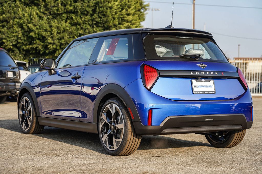 2025 Mini Cooper 2 Door Hardtop Signature photo 6