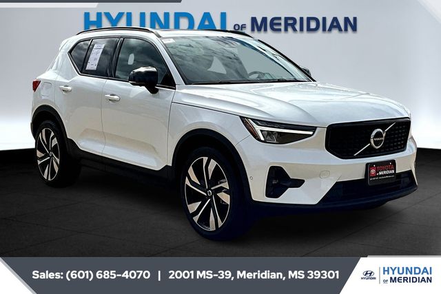 2024 Volvo XC40 Plus's photo