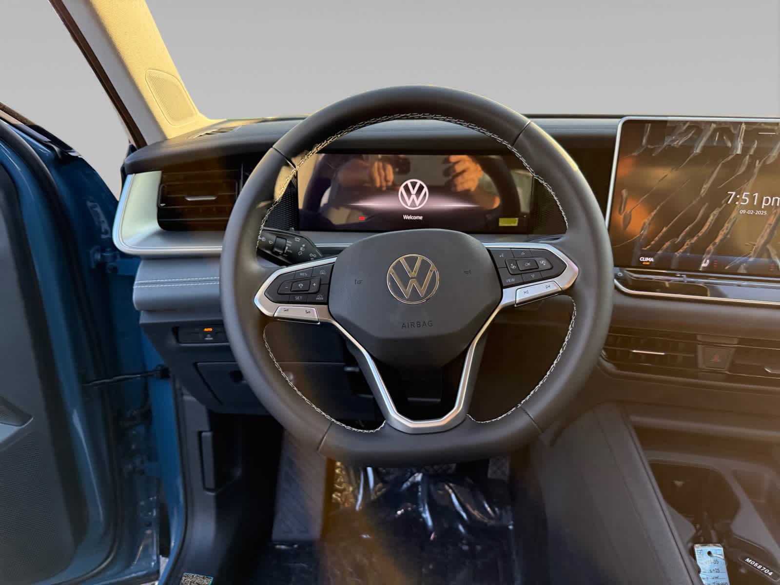 2025 Volkswagen Tiguan SE photo 12