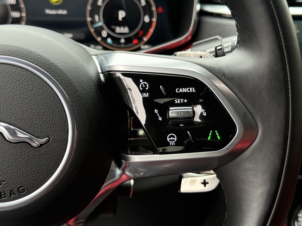 2025 Jaguar F-PACE P400 R-Dynamic S photo 18