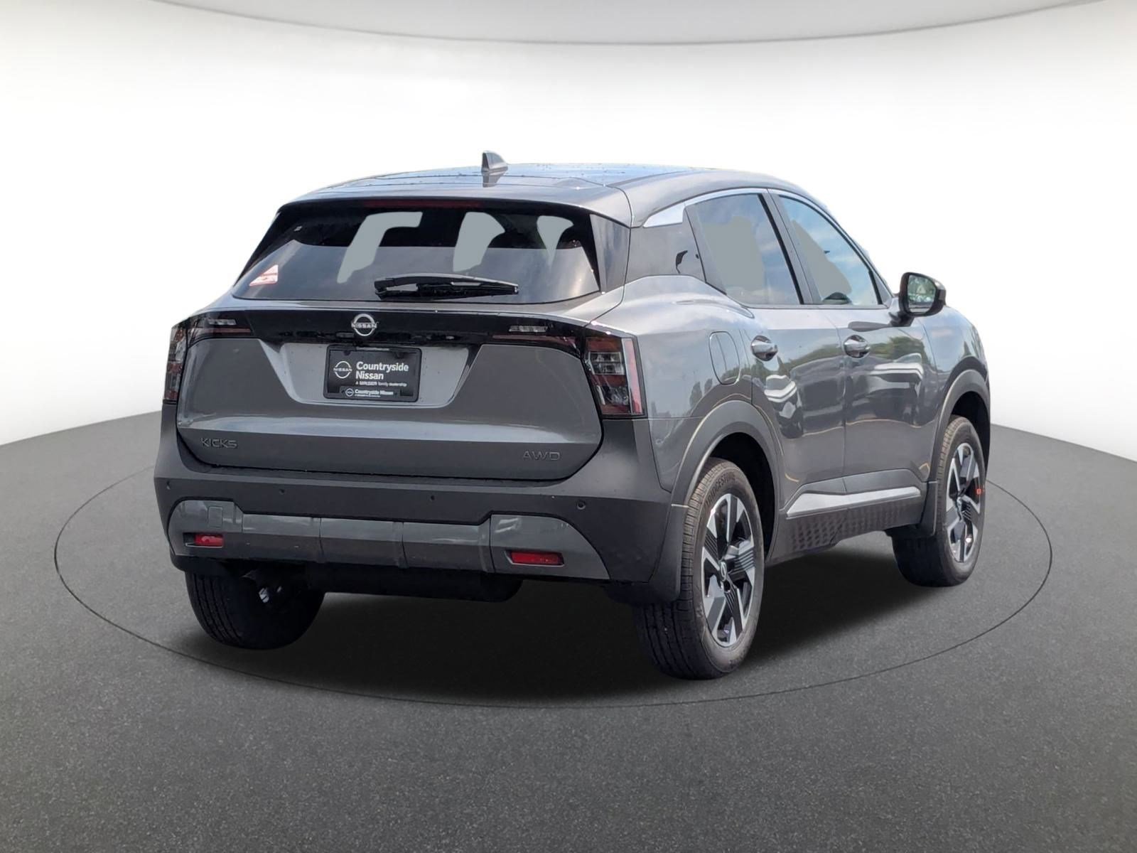 2025 Nissan Kicks SV photo 3