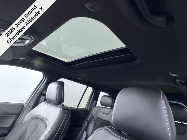 2025 Jeep Grand Cherokee Altitude X photo 16