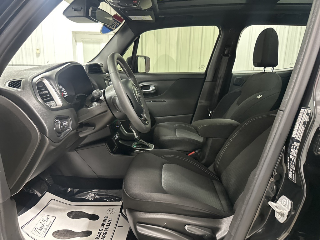 2021 Jeep Renegade Latitude photo 12