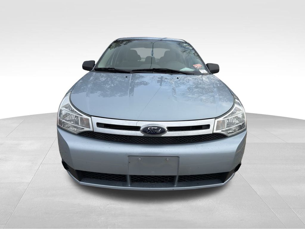 2009 Ford Focus SE photo 3