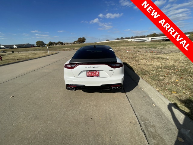 2018 Kia Stinger GT photo 2