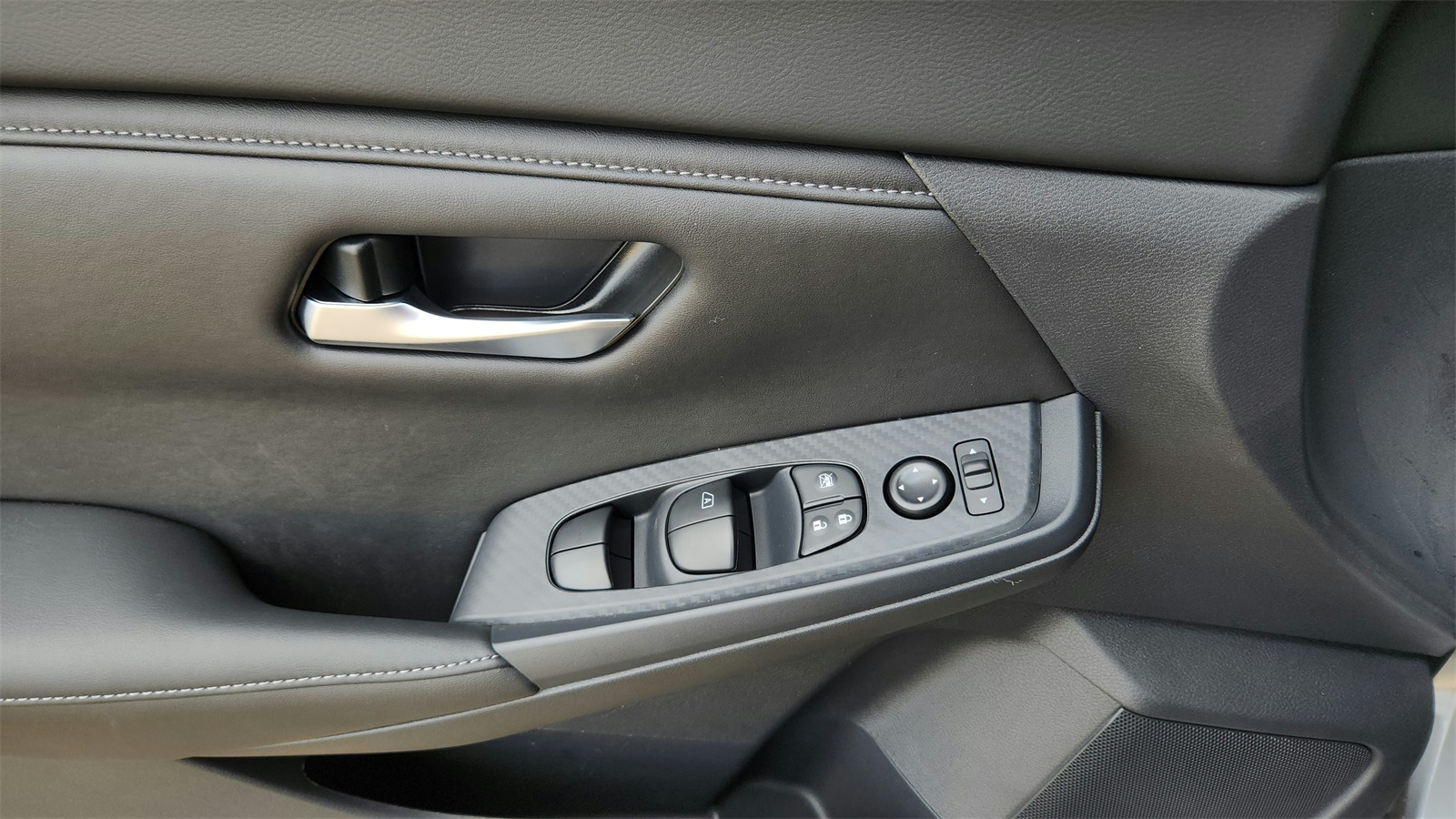 2025 Nissan Sentra SV photo 20
