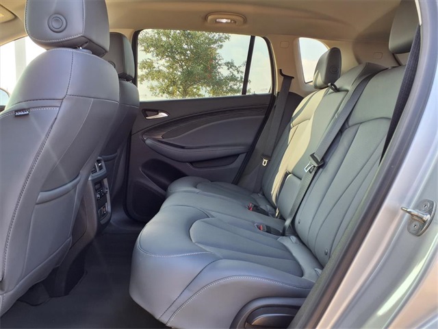 2019 Buick Envision Essence photo 2