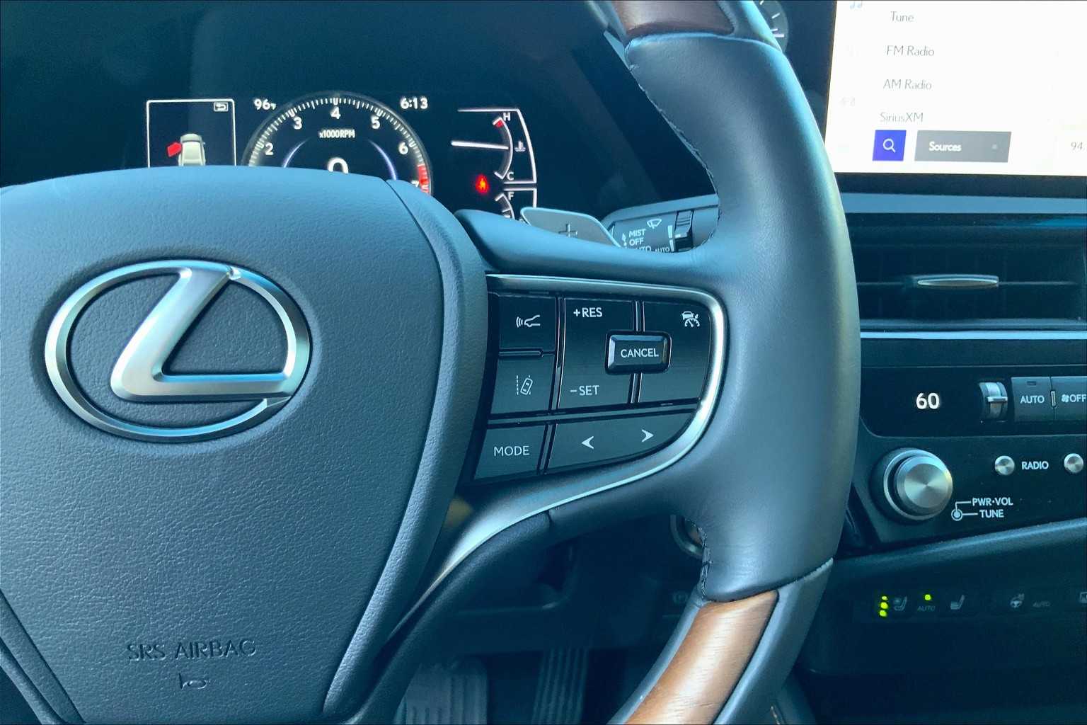 2025 Lexus ES 350 Ultra Luxury photo 23