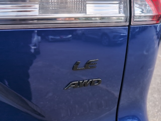 2022 Toyota Corolla Cross LE photo 8