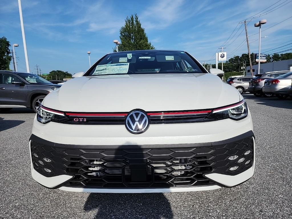 2025 Volkswagen Golf GTI Autobahn photo 2
