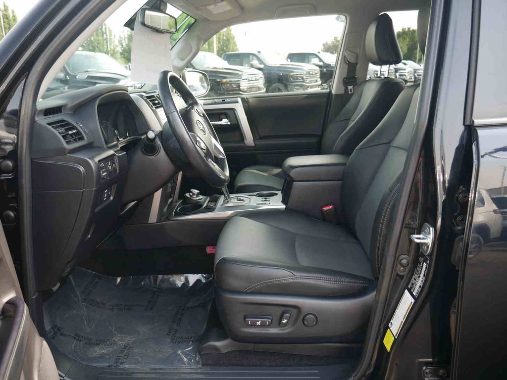 2024 Toyota 4Runner SR5 Premium photo 29