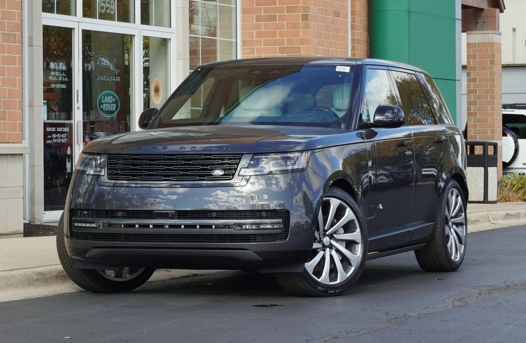 2025 Land Rover Range Rover SE's photo