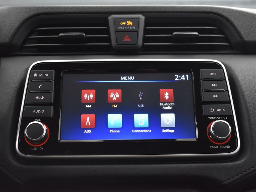 2025 Nissan Versa 1.6 S photo 10