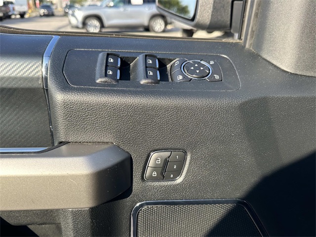 2020 Ford F-150 Lariat photo 26