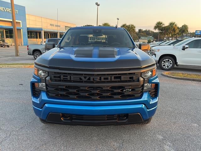 2022 Chevrolet Silverado 1500 Custom photo 2