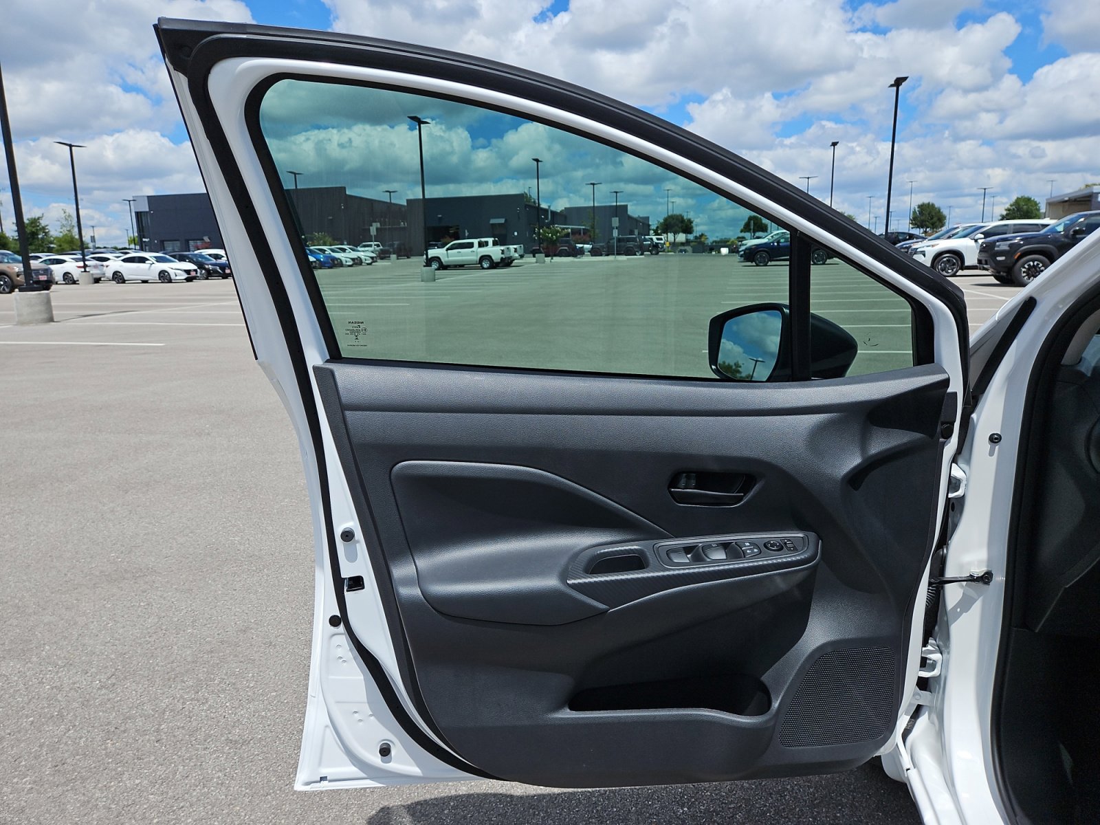 2025 Nissan Versa S photo 19