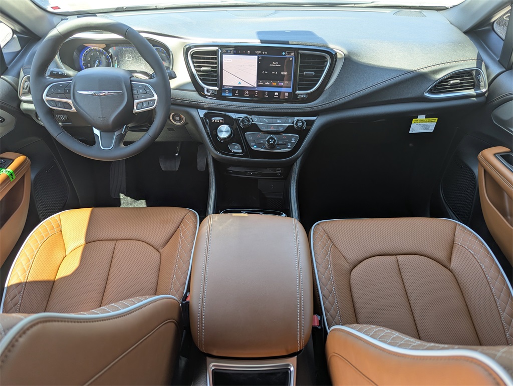 2026 Chrysler Pacifica Pinnacle photo 13
