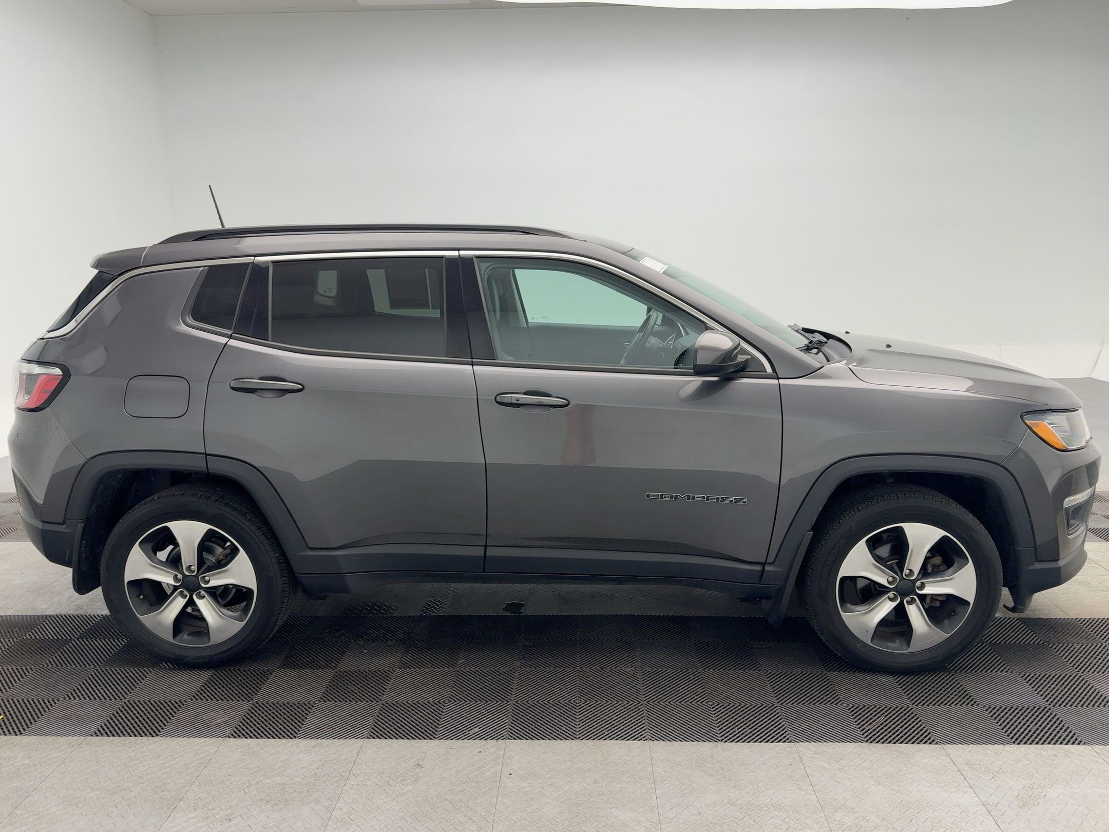 2020 Jeep Compass Latitude photo 8
