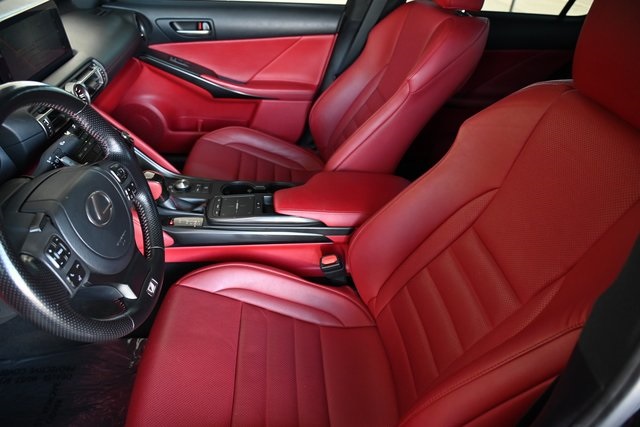 2022 Lexus IS 350 F SPORT photo 9