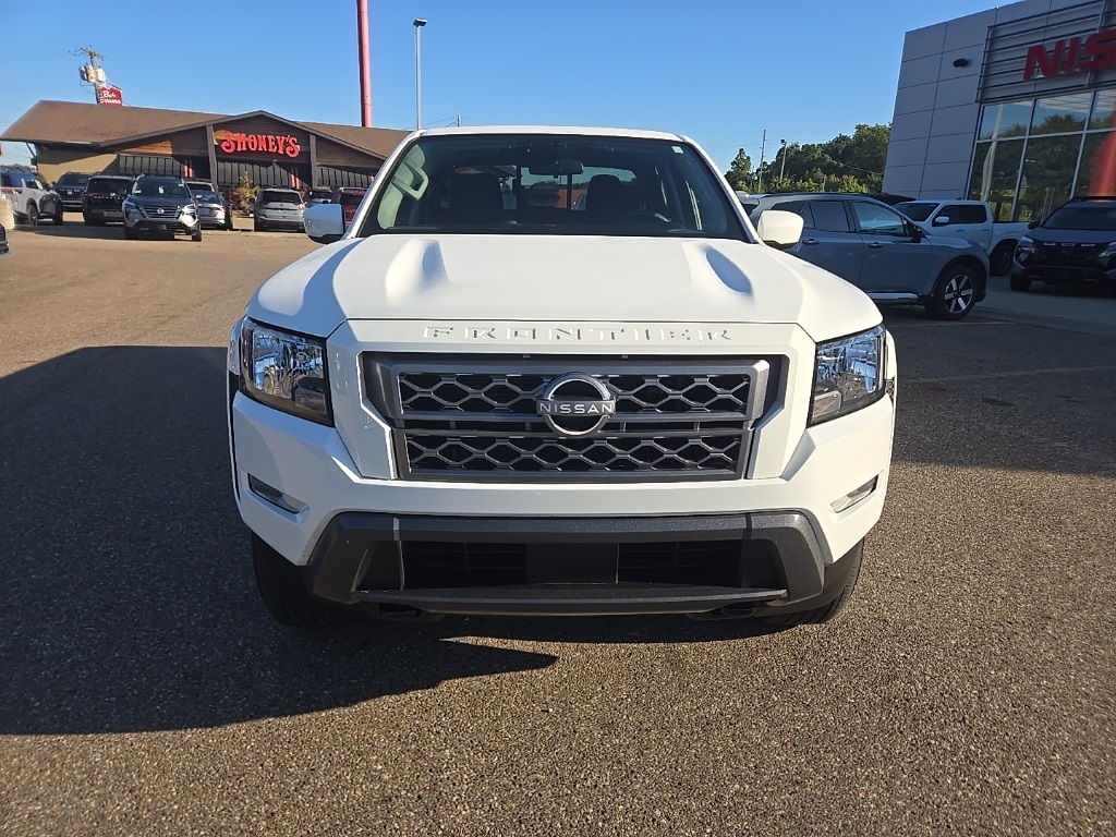 2023 Nissan Frontier SV photo 2