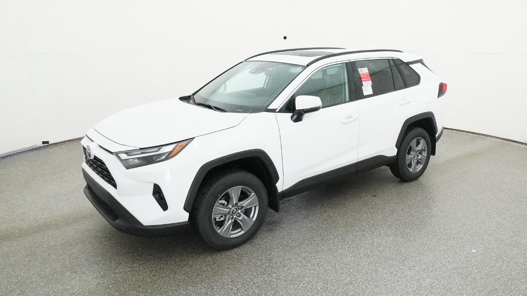 2025 Toyota RAV4 XLE's photo