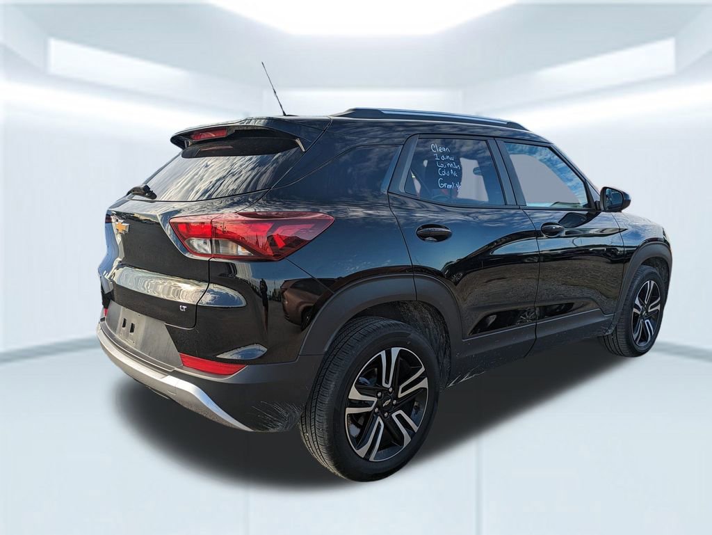 2023 Chevrolet Trailblazer LT photo 3