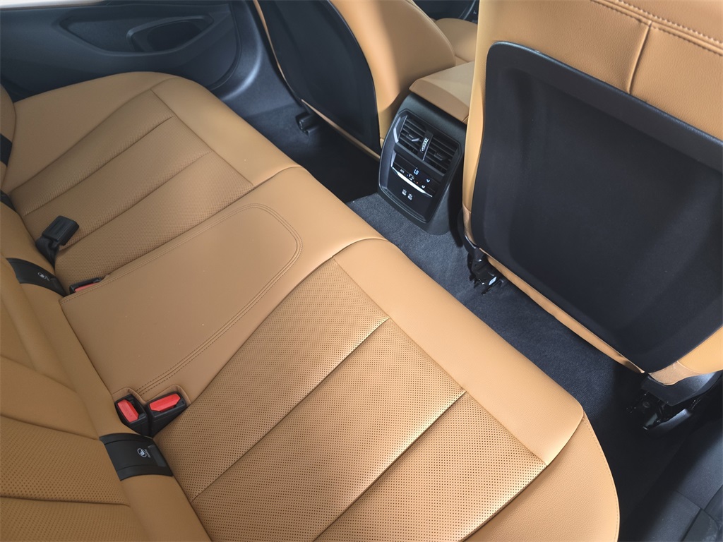 2025 Bmw 330i xDrive Sedan photo 11