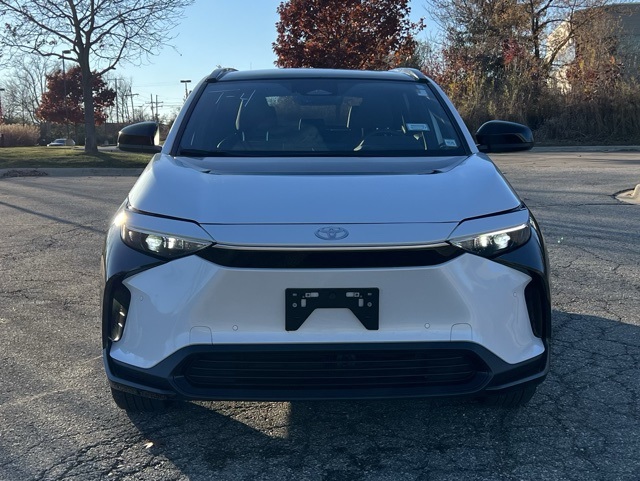 2024 Toyota bZ4X XLE photo 2
