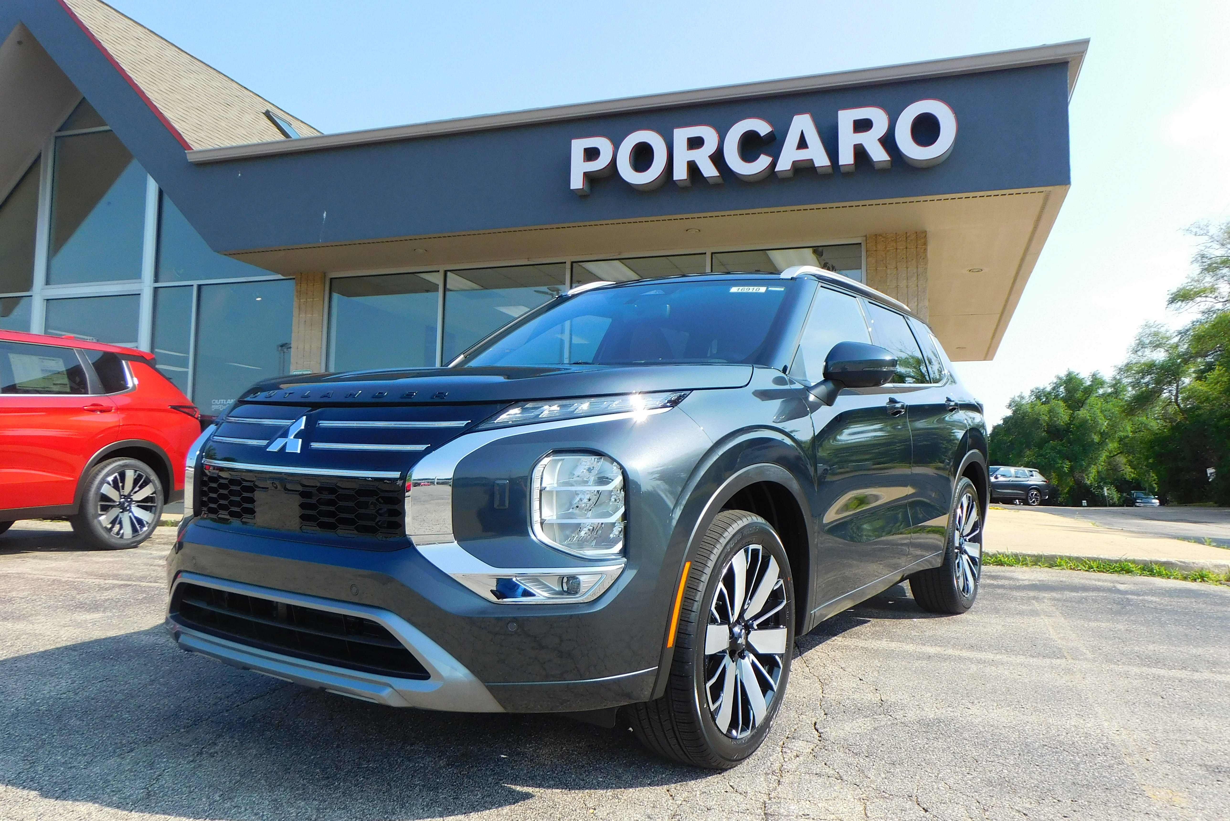 2025 Mitsubishi Outlander SEL's photo