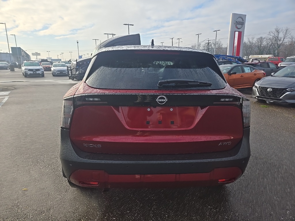2025 Nissan Kicks SV photo 4