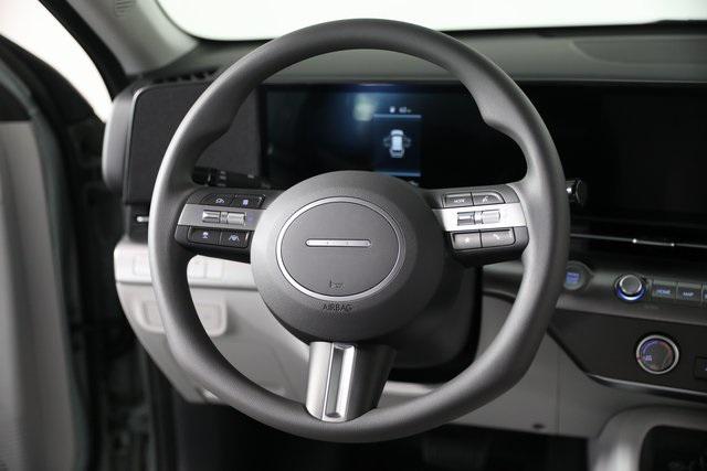 2026 Hyundai Kona SE photo 3