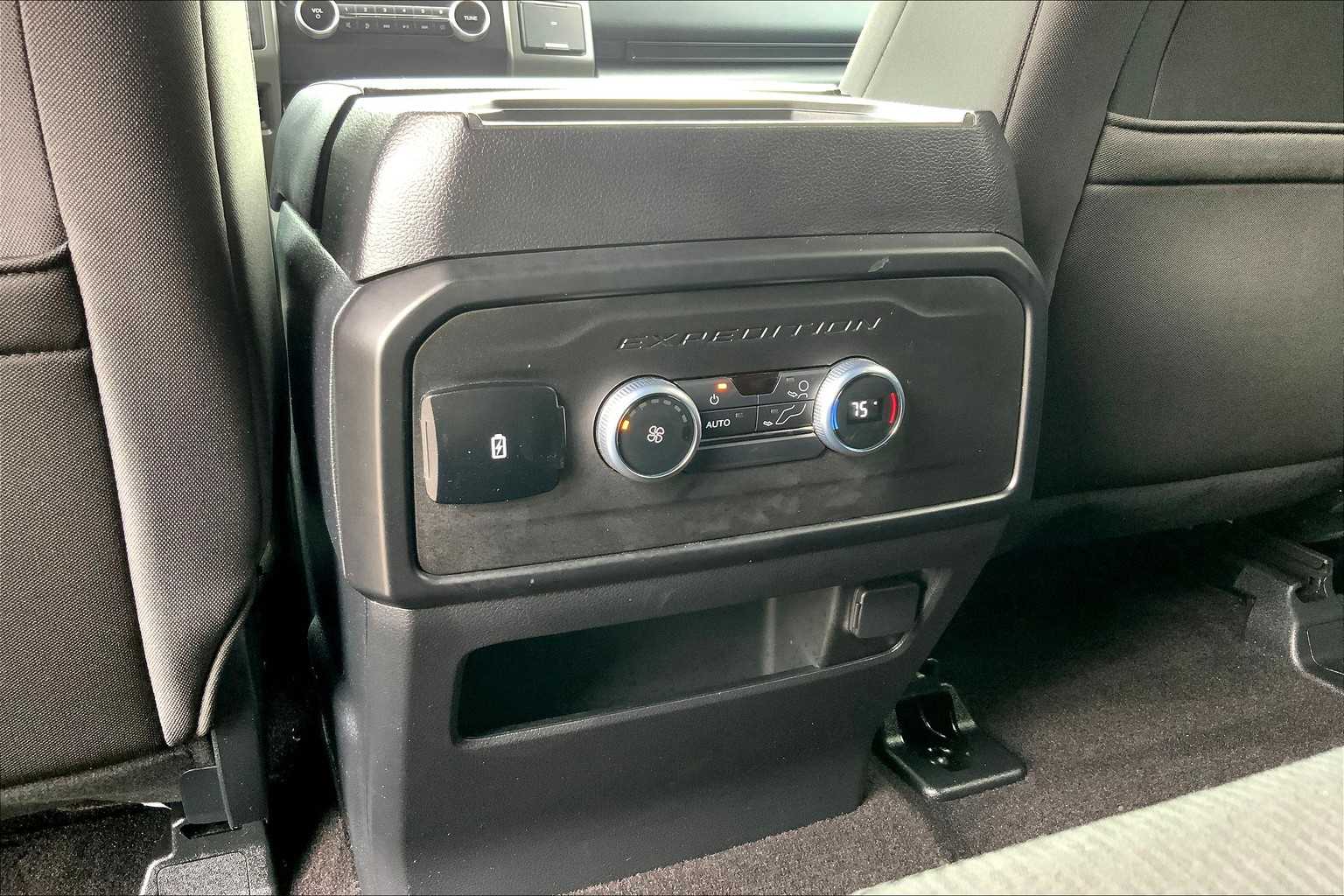 2021 Ford Expedition XLT photo 44