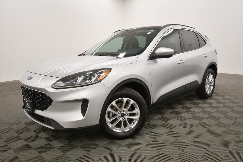 Used 2020 Ford Escape SE with VIN 1FMCU9G66LUB68847 for sale in Rochester, Minnesota