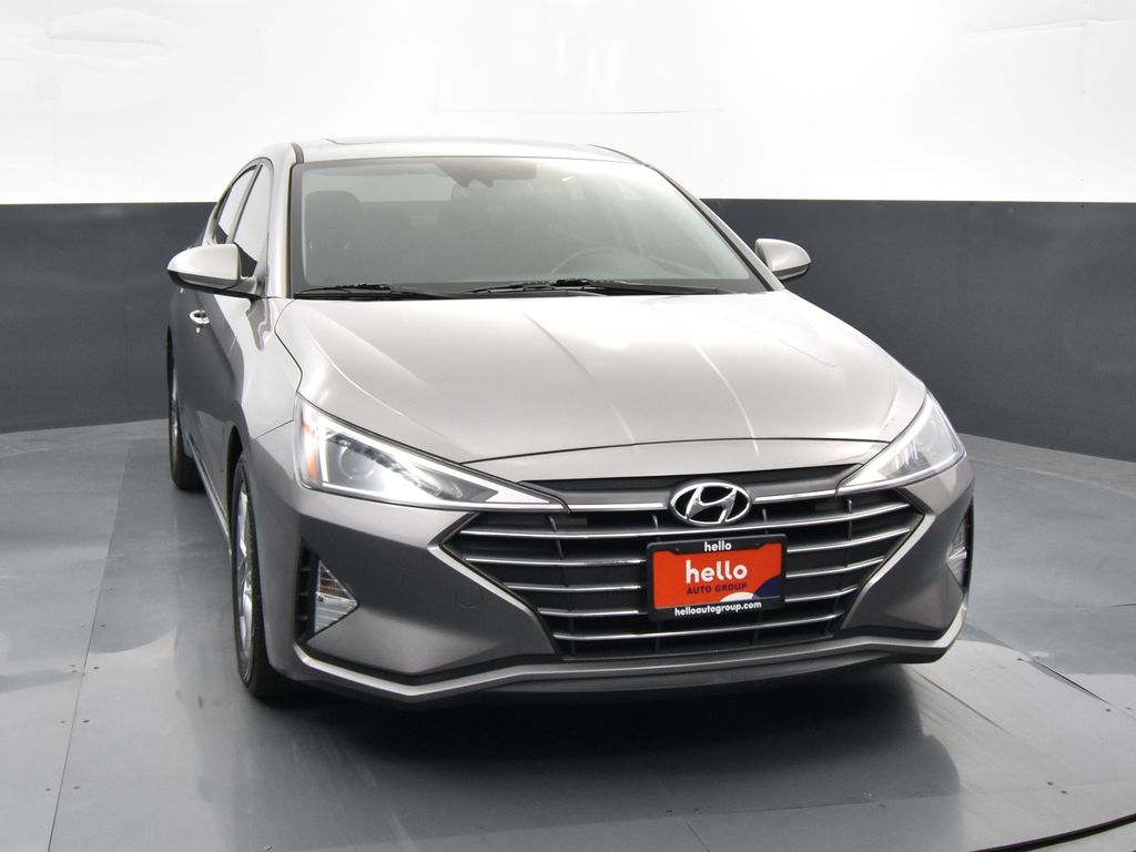 2020 Hyundai Elantra Value Edition photo 2