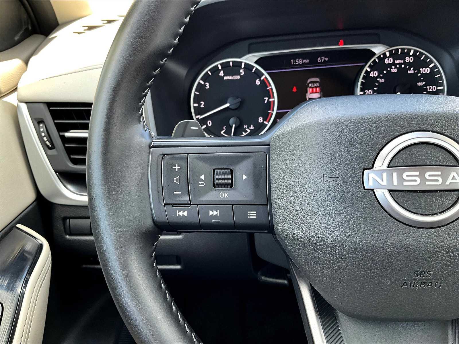 2025 Nissan Rogue SV photo 18