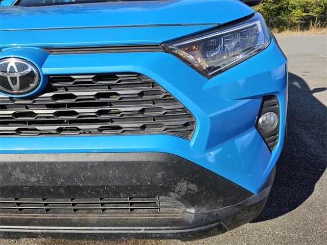 2020 Toyota RAV4 XLE photo 14