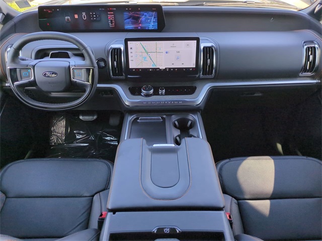 2025 Ford Expedition photo 14