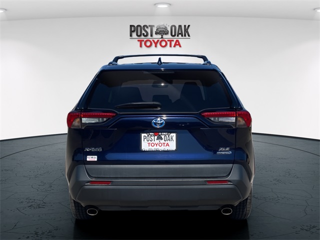 2021 Toyota RAV4 XLE photo 5