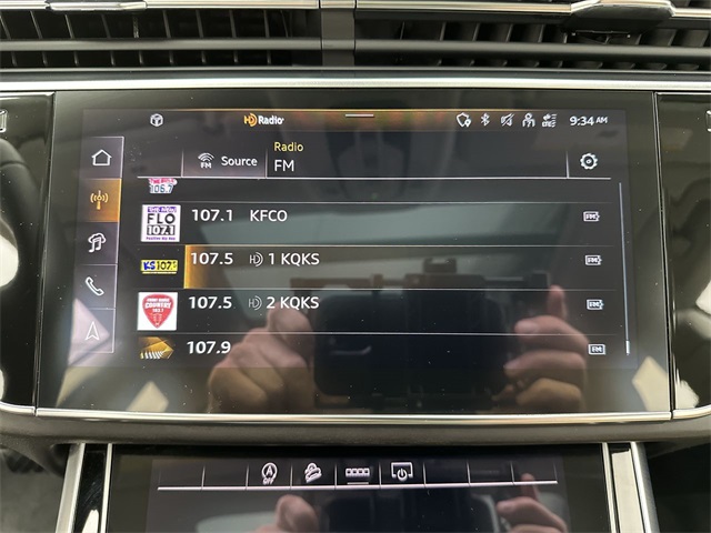 2025 Audi Q8 55 Premium Plus photo 7