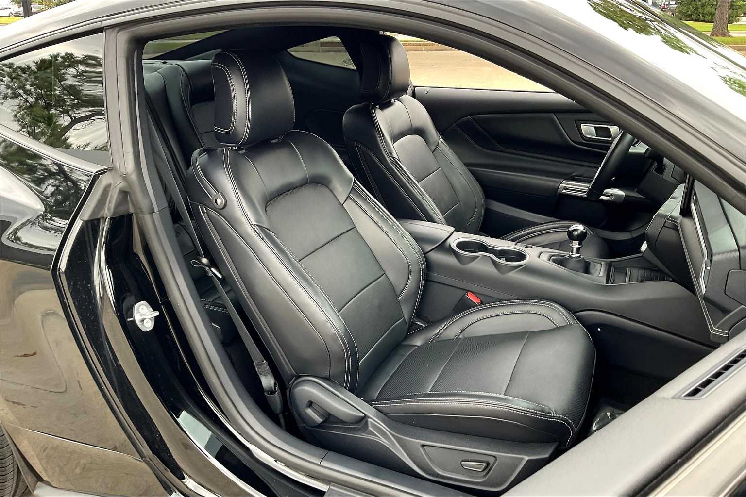 2024 Ford Mustang GT Premium photo 8