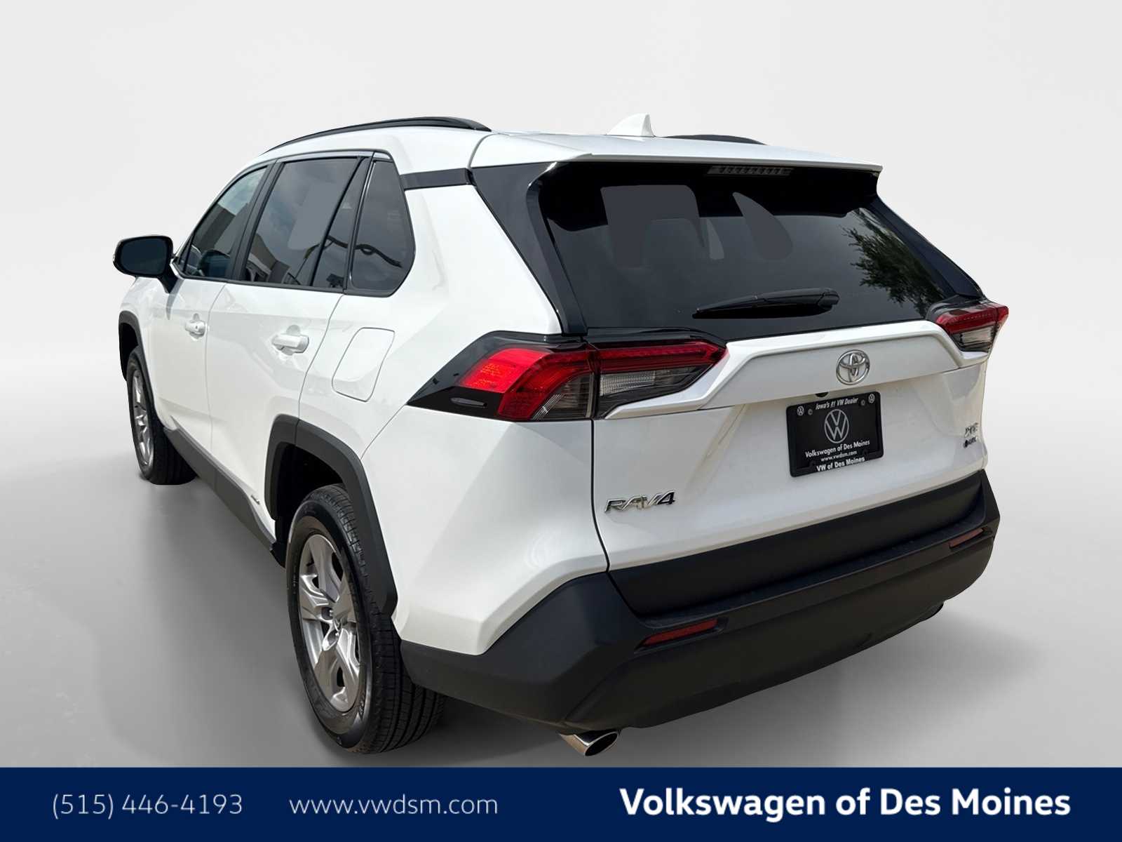 2025 Toyota RAV4 Hybrid XLE photo 4