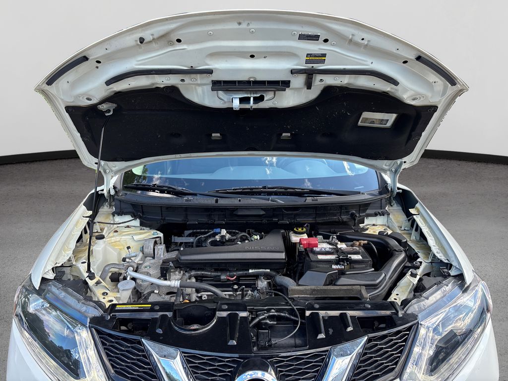 2016 Nissan Rogue SV photo 13
