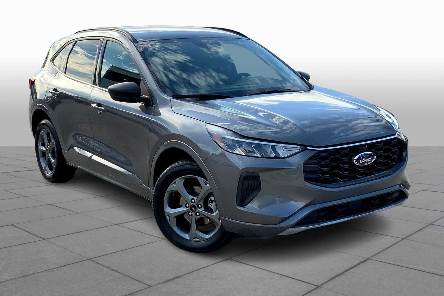 2023 Ford Escape ST-Line photo 2