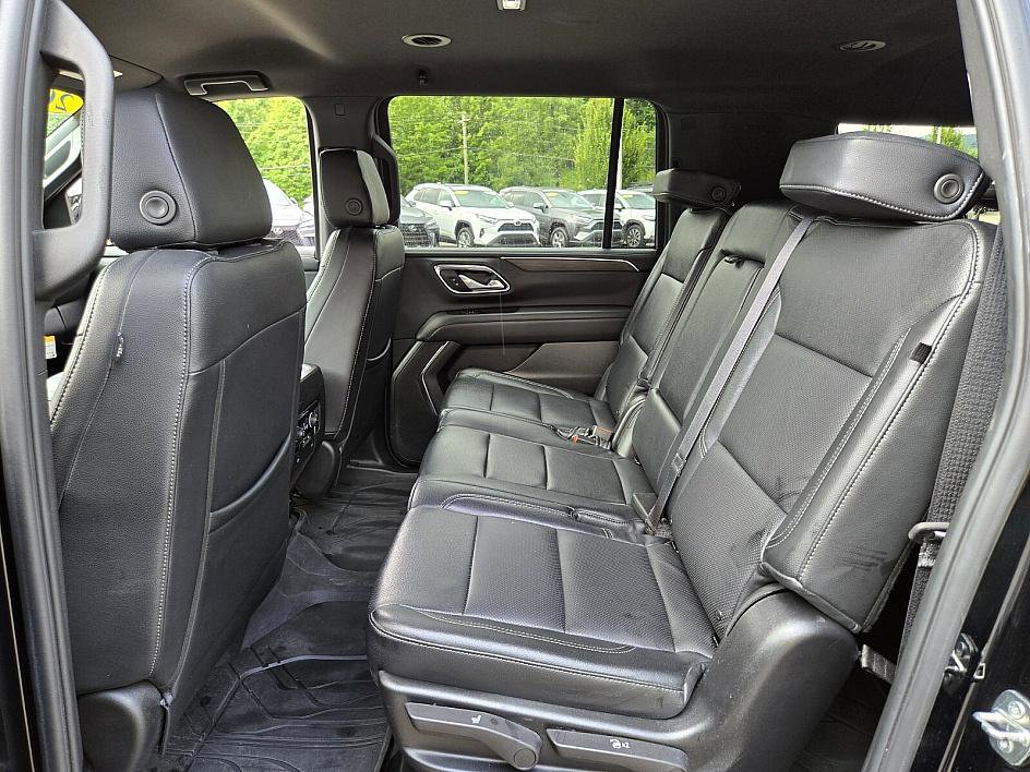 2024 Chevrolet Suburban LS photo 11