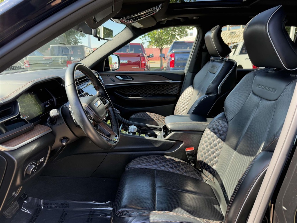 2022 Jeep Grand Cherokee Summit photo 13