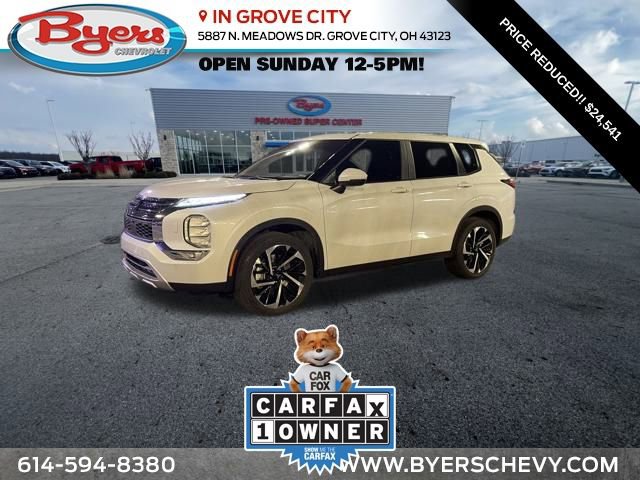 2023 Mitsubishi Outlander SE's photo