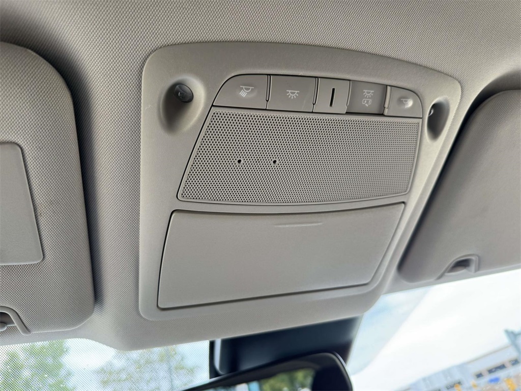2019 Nissan Rogue SV photo 29